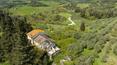 Toscana Immobiliare - Bauernhaus mit Land und Panoramablick in der Toskana zu verkaufen