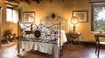 Toscana Immobiliare - Ferme restaurée avec 7 salles de bain, 6 chambres, 7 ha de terrain et piscine panoramique à vendre dans les collines d'Orvieto, Ombrie