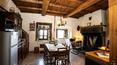 Toscana Immobiliare - Los edificios en venta son dos casas unifamiliares y las ruinas de una antigua granja