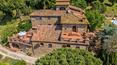 Toscana Immobiliare - Questa antica proprietà situata nelle colline toscane è risalente al X secolo