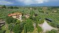 Toscana Immobiliare - Magnifica villa storica immersa nel verde, con piscine private e vista panoramica sul Chianti, in vendita ad Arezzo