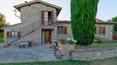 Toscana Immobiliare - La propiedad en venta incluye 22 hectáreas de terreno con bosque, tierra cultivable y olivares