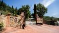 Toscana Immobiliare - Masía restaurada con anexos, piscina panorámica y 18 ha de terreno con viñedo y olivar en Sinalunga, Toscana
