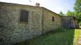 Toscana Immobiliare -  Das rustikale und elegante Bauernhaus liegt in den toskanischen Hügeln in der Nähe von Arezzo, im Herzen des Casentino-Tals