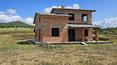 Toscana Immobiliare -  Casale al grezzo con giardino privato e possibilità di costruire una piscina e un annesso agricolo in Toscana