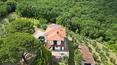 Toscana Immobiliare - La proprietà è composta da tre fabbricati (la villa principale e due annessi) e circa 5,4 ettari di terreno