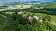 Toscana Immobiliare - Antico casale ristrutturato con tre camere, un bagno e giardino privato in vendita ad Arezzo, in Toscana