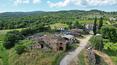 Toscana Immobiliare -  The property consists of the farmhouse of approx. 300 sqm with courtyard and about 2 hectares of vineyard