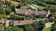 Toscana Immobiliare - Piccolo borgo medievale, restaurato e adibito ad agriturismo con 9 appartamenti, in vendita in Toscana