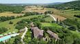 Toscana Immobiliare - Il territorio è incorniciato dalle sinuose colline toscane, disegnate da infiniti filari di vigneti e oliveti