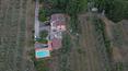 Toscana Immobiliare - Villa mit Nebengebäude, Schwimmbad und 1 ha Land mit Weinberg und Olivenhain zu verkaufen in Umbrien