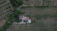 Toscana Immobiliare - La propiedad está situada en una posición panorámica y goza de una espléndida vista del lago Trasimeno