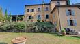 Toscana Immobiliare - The farmhouse has a surface area of approximately 300 sqm and houses five bedrooms and three bathrooms