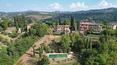 Toscana Immobiliare - Il casale ha una superficie di circa 300 mq e ospita cinque camere da letto e tre bagni