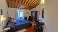 Toscana Immobiliare - La propiedad dispone de un jardín con piscina panorámica