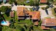 Toscana Immobiliare - The property includes various flats, a wine cellar, various agricultural warehouses and a farmhouse in need of renovation