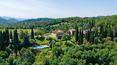 Toscana Immobiliare - La prestigiosa propiedad consta de varios edificios con una superficie total de aprox. 1300 metros cuadrados
