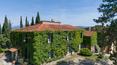 Toscana Immobiliare - Azienda agricola con agriturismo e 180 ha di seminativo, vigneto e oliveto in vendita fra le colline toscane di Arezzo