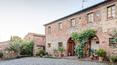 Toscana Immobiliare - Granja con casa de campo, anexos, piscina y 23 hectáreas de terreno en venta en la Toscana