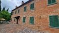 Toscana Immobiliare - Farmhouse for sale in the Tuscan countryside, on the edge of the village of Bettolle