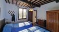 Toscana Immobiliare - La propiedad consta de una casa solariega, una pérgola, una piscina, una casita de madera y un garaje