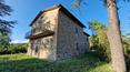 Toscana Immobiliare - Farmhouse immersed in the luxuriant countryside of Città della Pieve and surrounded by about 8 hectares of land