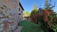 Toscana Immobiliare - Bauernhaus inmitten der üppigen Landschaft von Città della Pieve, umgeben von etwa 8 Hektar Land