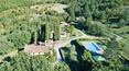 Toscana Immobiliare - La proprietà si trova su di una collina toscana tra la salle del Casentino e il Parco Nazionale delle Foreste Casentinesi