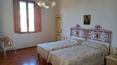 Toscana Immobiliare - Elegant renovated flat for sale in the historic centre of Bettolle, Sinalunga, Tuscany