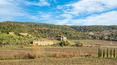 Toscana Immobiliare - Borgo con castello medievale, villa padronale, casali, chiesa, stalle, 715 ha di terreno e 2 laghi in provincia di Siena