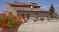 Toscana Immobiliare - Agriturismo con casale, vari annessi, ristorante, piscina e 8 ha di terreno in vendita in posizione panoramica a Reggello, vicino Firenze, Toscana