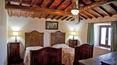 Toscana Immobiliare - Agriturismo con casale, vari annessi, ristorante, piscina e 8 ha di terreno in vendita in posizione panoramica a Reggello, vicino Firenze, Toscana