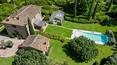 Toscana Immobiliare - The stone villa has been renovated with a balance between traditional charm and modern conveniences
