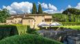 Toscana Immobiliare - La spa, nata da un'antica grotta, racchiude al suo interno una vasca idromassaggio con cromoterapia, bagno turco e doccia emozionale