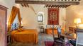 Toscana Immobiliare - La villa abrite un total de 11 chambres, tandis que la tour médiévale comprend 4 suites