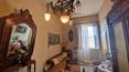 Toscana Immobiliare - Appartamento di 160 mq in vendita in un palazzo storico nella piazza principale di un borgo toscano