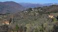 Toscana Immobiliare - Ancien manoir, annexe agricole et 7 hectares de terrain à vendre au cœur du Chianti