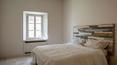 Toscana Immobiliare -  Wunderschöner, restaurierter Wohnsitz mit edlen Oberflächen, privatem Garten und hellen, raffinierten Räumen
