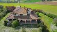 Toscana Immobiliare - Villa with garden and outbuilding in the heart of Tuscany