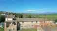 Toscana Immobiliare - 1800 farmhouse to be renovated with annexes and 1 hectare of land for sale in Foiano della Chiana