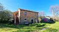 Toscana Immobiliare - Casale da ristrutturare con vista sulla Val d’Orcia