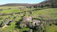 Toscana Immobiliare - Das von der UNESCO zum Weltkulturerbe erklärte Val d'Orcia ist mit seinen Zypressen, sanften Hügeln und malerischen Straßen der Inbegriff der toskanischen Schönheit