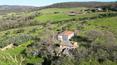 Toscana Immobiliare - Cortijo panorámico con anexos y 6,5 ha de terreno en venta cerca de Monticchiello, en el corazón de la Val d'Orcia, Toscana