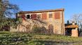 Toscana Immobiliare - Charming property immersed in the beautiful Tuscan countryside