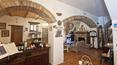 Toscana Immobiliare - Exclusiva finca con granja, viñedo, alojamiento con 17 viviendas, bodega y centro de bienestar en venta en Toscana