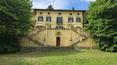 Toscana Immobiliare - Charming prestigious villa for sale in the heart of the Tuscan hills, a few kilometres from Siena and the famous village of Monteriggioni