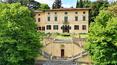 Toscana Immobiliare - Affascinante villa di prestigio in vendita nel cuore delle colline toscane, a pochi chilometri da Siena e dal celebre borgo di Monteriggioni