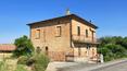 Toscana Immobiliare - Farmhouse with annexes and vegetable garden for sale in Sinalunga, Tuscany