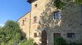 Toscana Immobiliare - Porzione di casale del XIII secolo facente parte di un piccolo borgo toscano