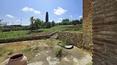 Toscana Immobiliare - Typisches toskanisches Landhaus aus Stein, das derzeit renoviert wird, in den wunderschönen Hügeln von Lucignano